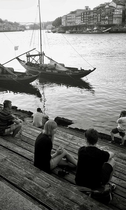 Relax à côté de la rivière