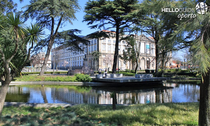 Uno de los muchos jardines de la ciudad