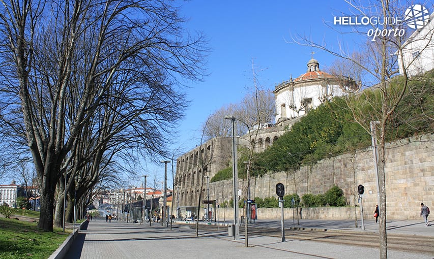 En el otro lado del puente