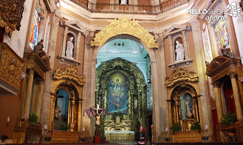 Interior iglesia de Ildefonso
